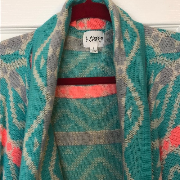 Aztec Draped Sweater Vest - Picture 2 of 3